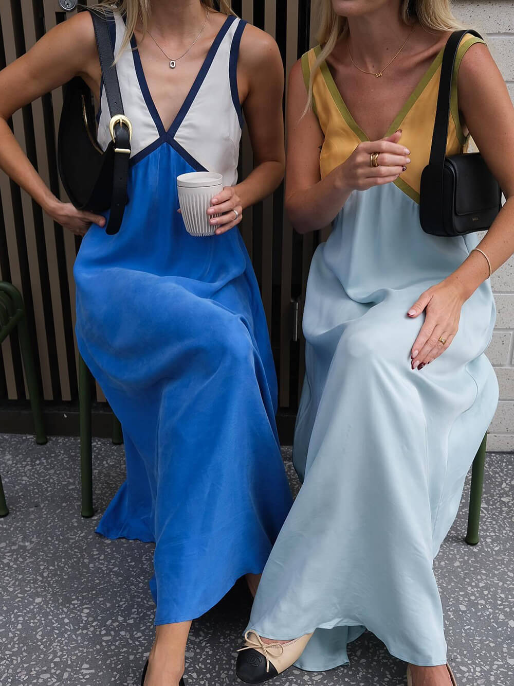Dress with V-neck and contrasting color inserts in a chic design