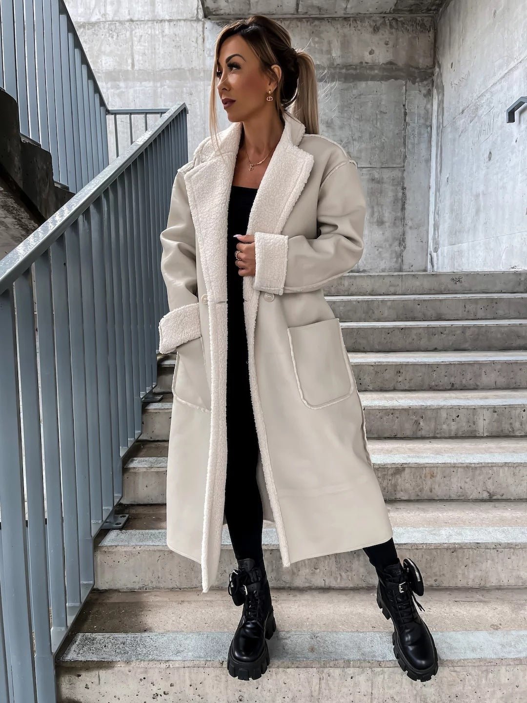 WW | Tone Kunstleder Trenchcoat - Aussagekräftige outerwear - Gürteldesign - Modern Chic