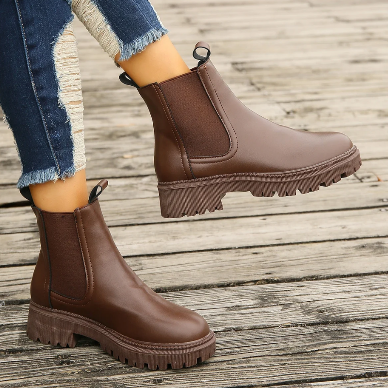 WW | Damen Chelsea Boots aus Leder mit Zugschlaufen