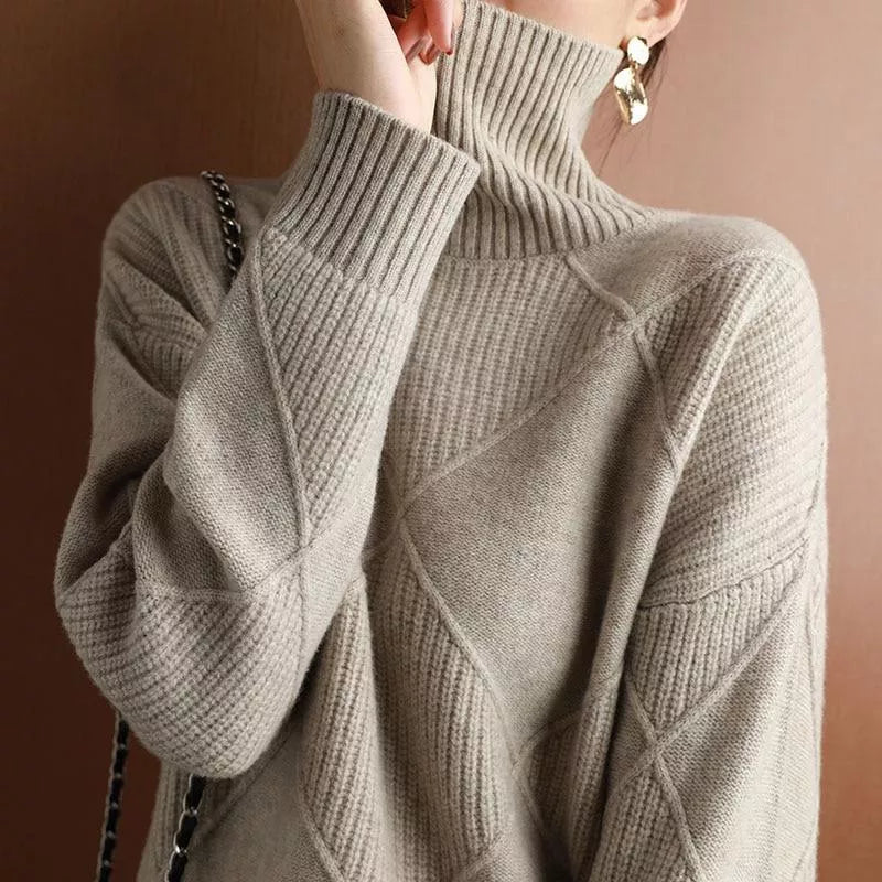 Bequemer, locker sitzender Rollkragenpullover
