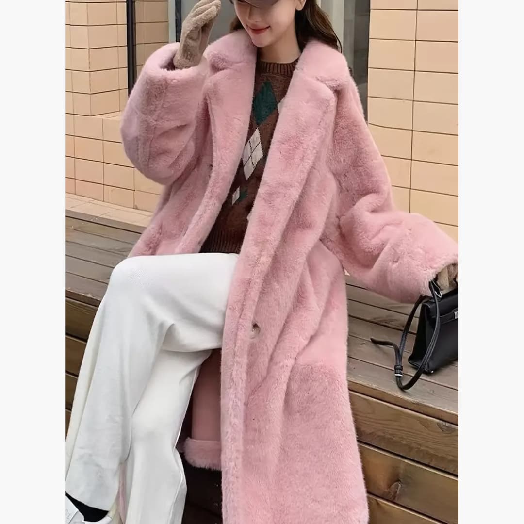 WW | Stylish winter coat for women with button details