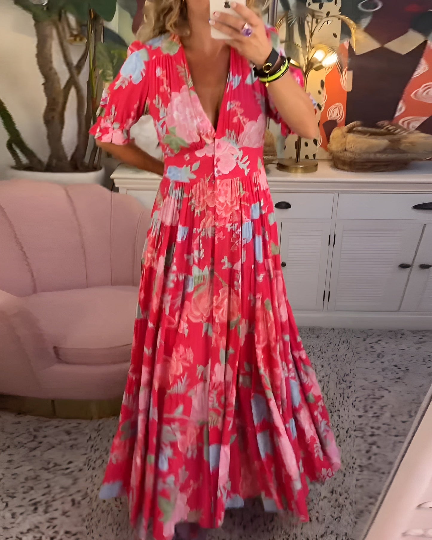 Carine | Dress with V-neck, pockets, and floral pattern