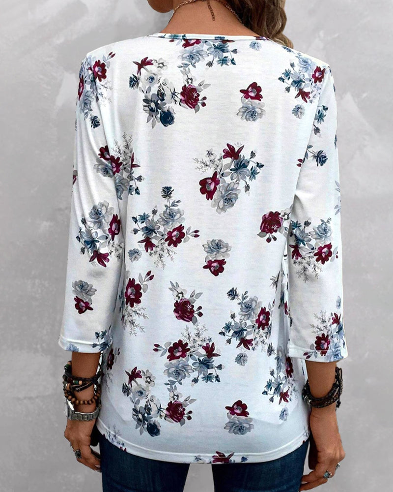 WW | Blouse with floral buttons