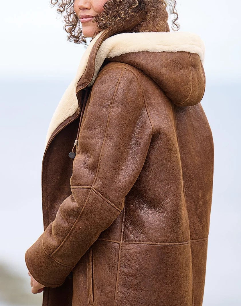 WW | Elegant winter jacket offering style and warmth