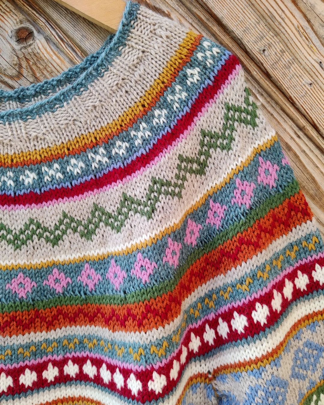 WW | Comfortable, Stylish Contrast Color Sweater