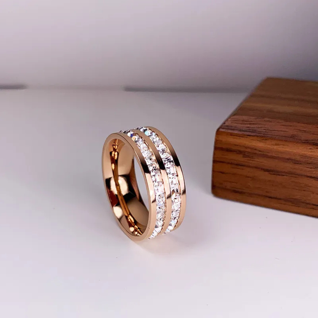 WW | Elegant Gold Plated Zirconia Ring