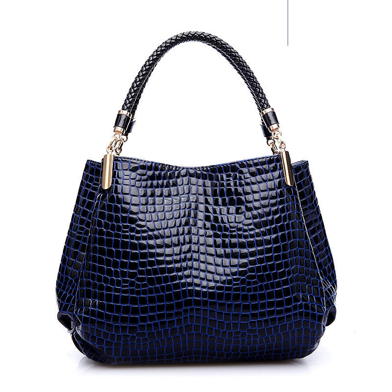 WW | Shoulder Bag With Crocodile Pattern