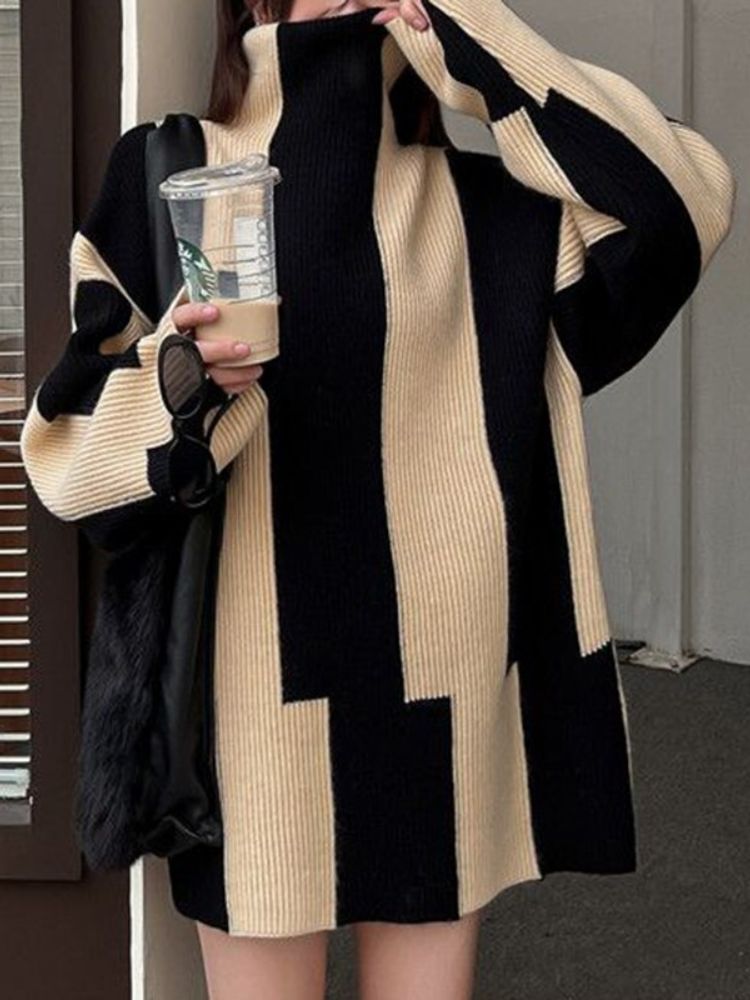 WW | Großer Pullover mit Hohem Kragen und Zweifarbigem Design