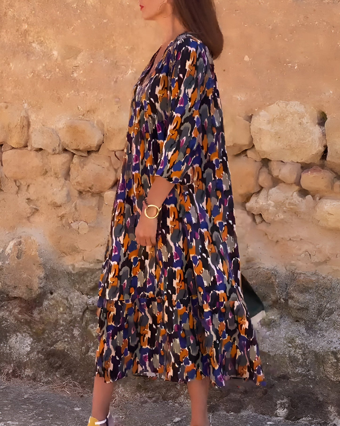 Nathalie | V-neck dress with retro print