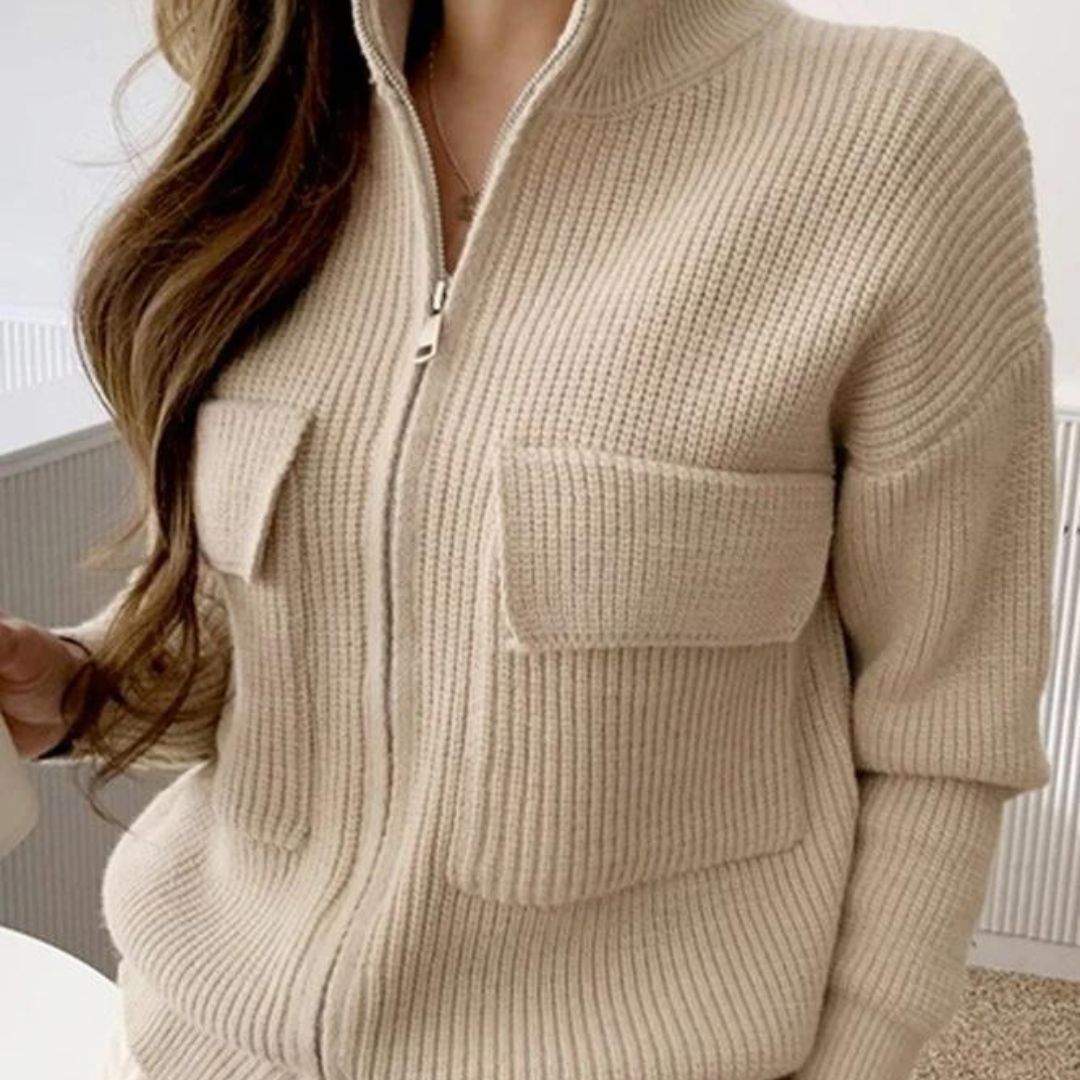 WW | Cozy knitted sweater with zipper and pockets for everyday use