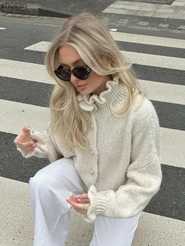 WW | Chic women's cardigan with buttons and stylish collar