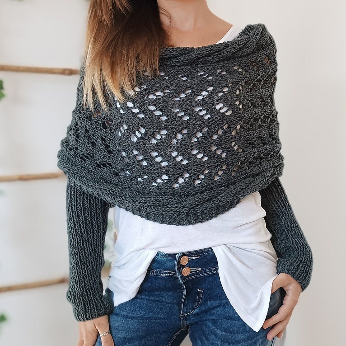 WW | Versatile Shawl with Sleeves and Braided Pattern