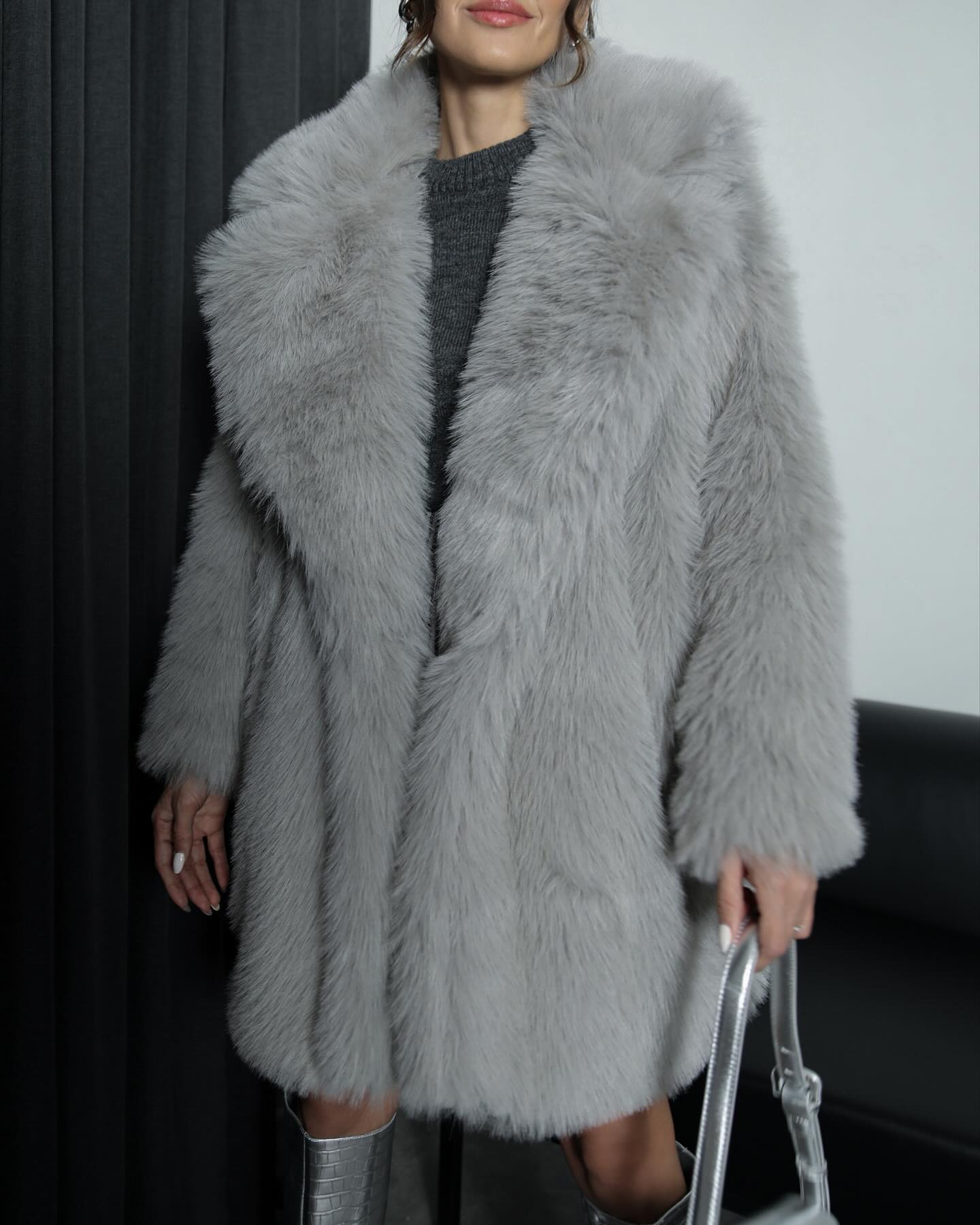 WW | Coat with Rolled Collar for an Elegant Look