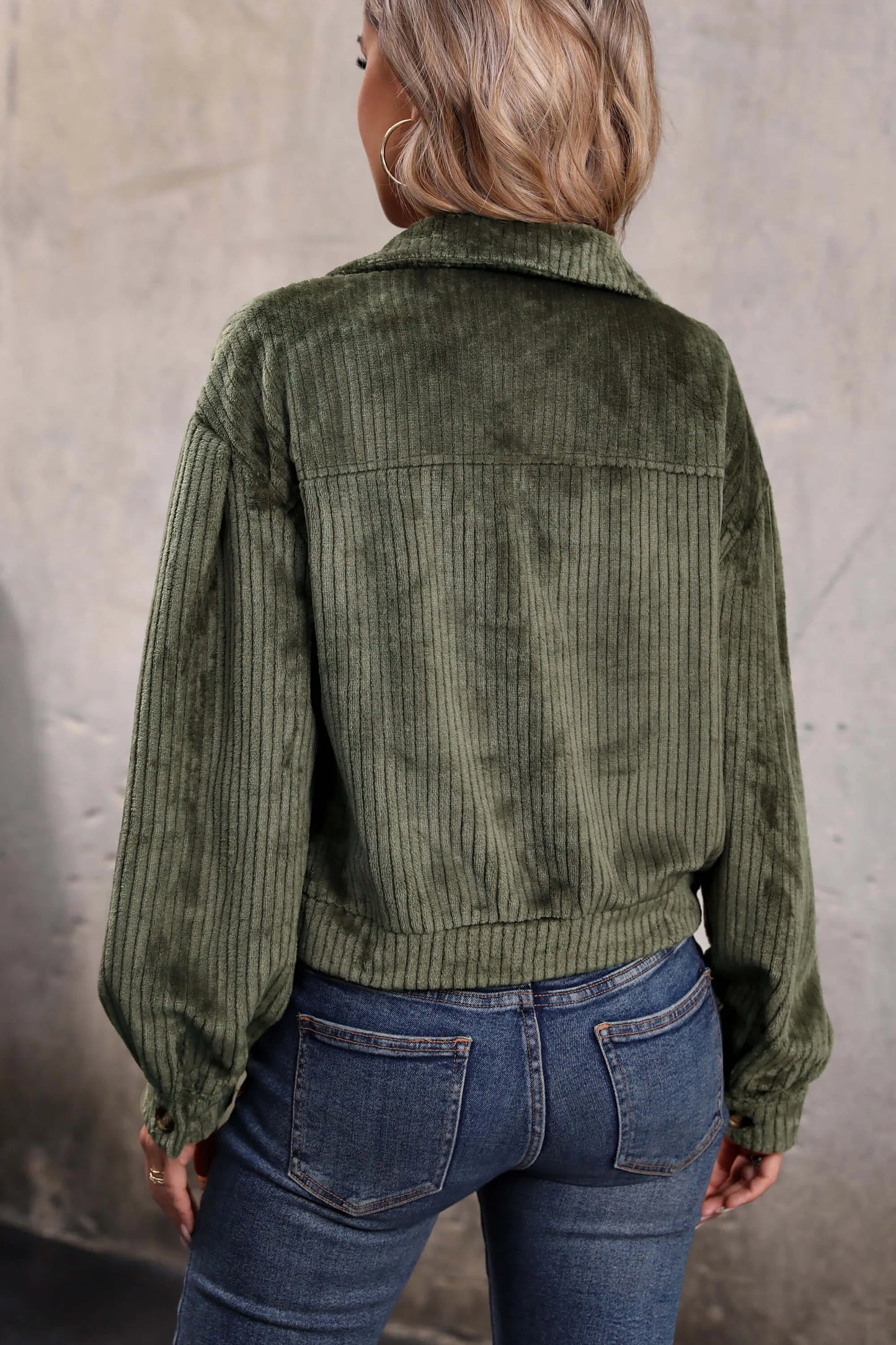 WW | Kürzere Cordjacke - Olivengrün