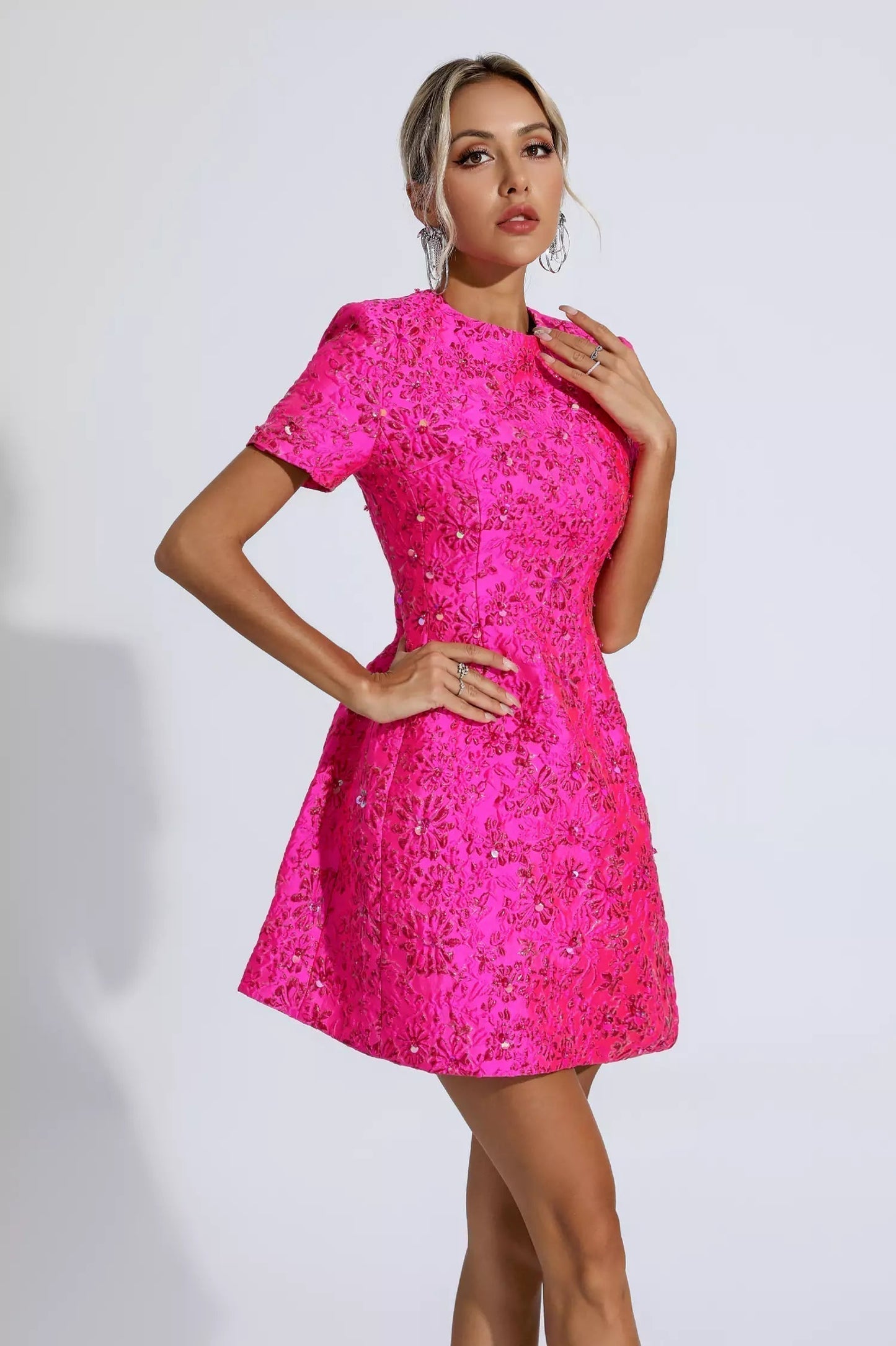 WW | Schwarzes Jacquard-Blümchenkleid