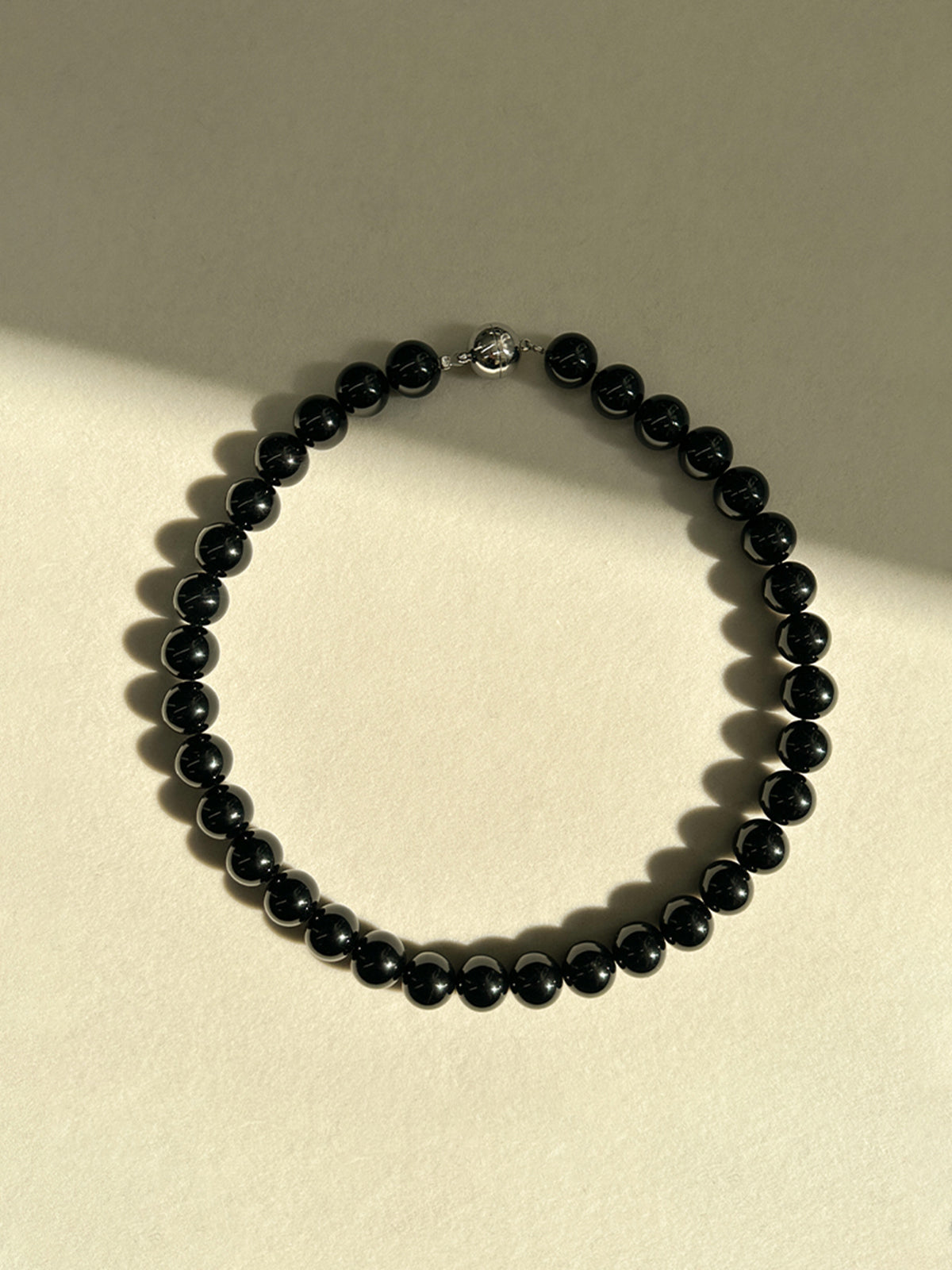 WW | Elegant Black Pearl Necklace with Noble Charm for Women