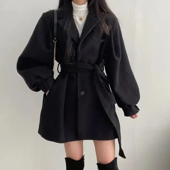 WW | Elegant, figure-hugging women's coat