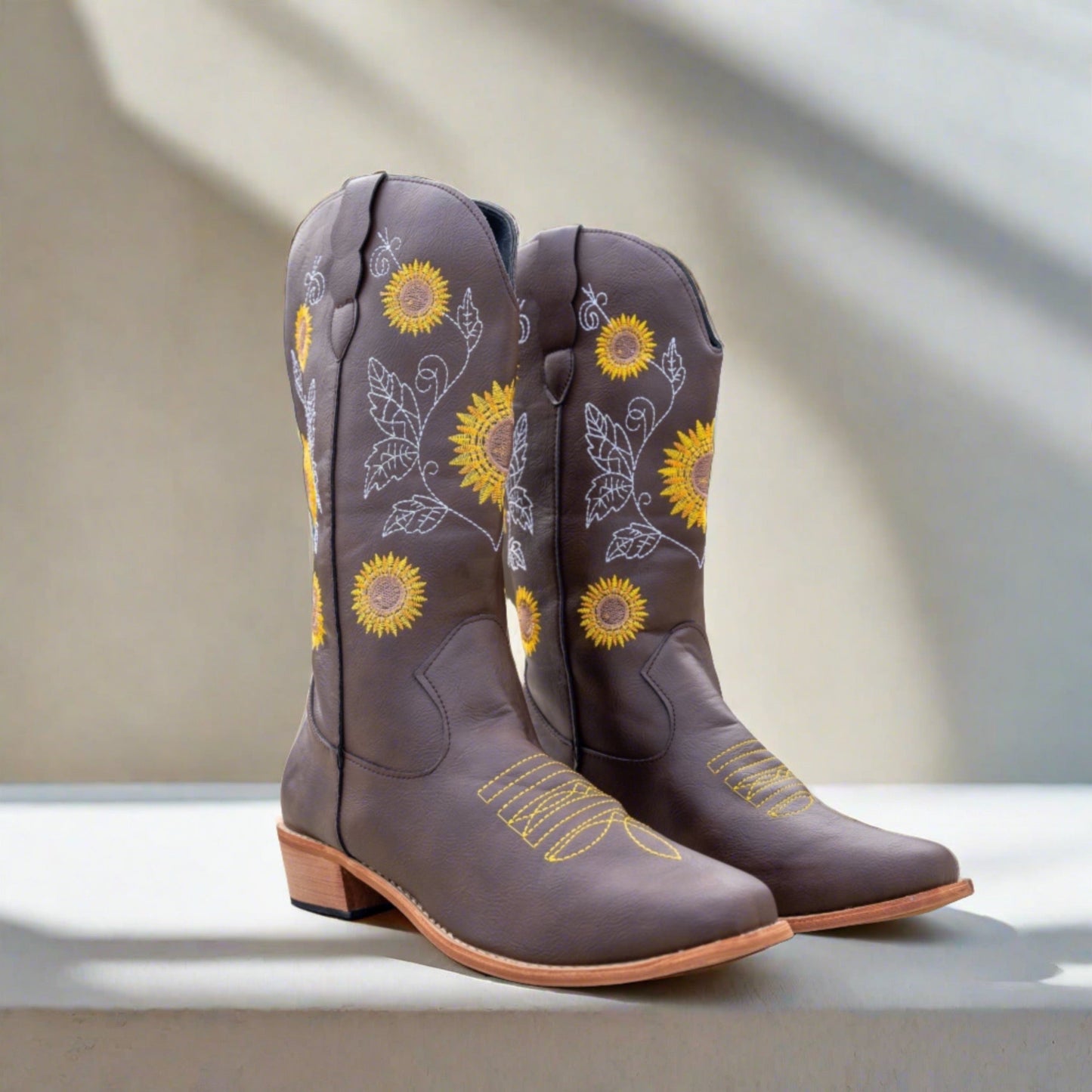 WW | Hohe Cowboystiefel Mit Sonnenblumendruck