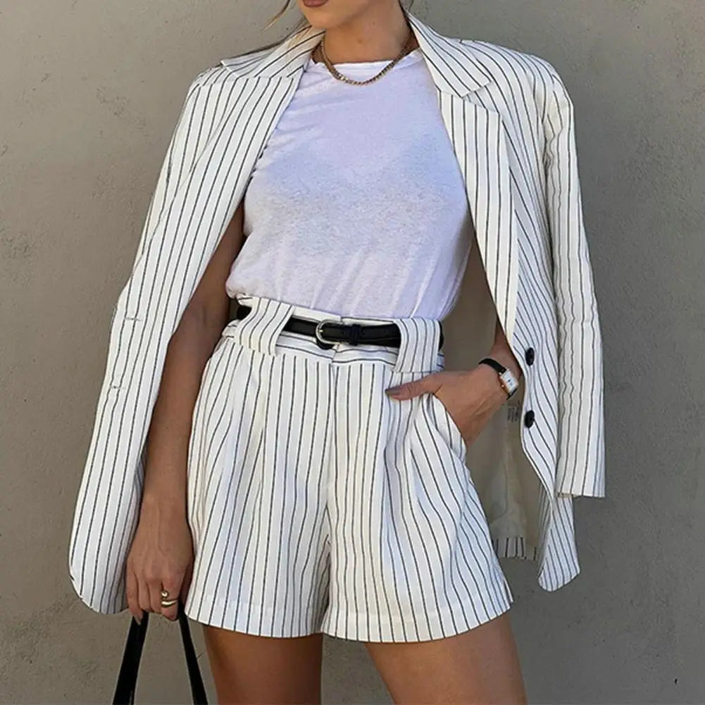 WW | Weiß gestreifter Blazer für Damen mit gemischten Shorts