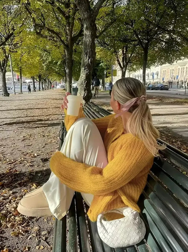 WW | Damen Gerippt Strickjacke mit Knopfverschluss und Rundem Ausschnitt