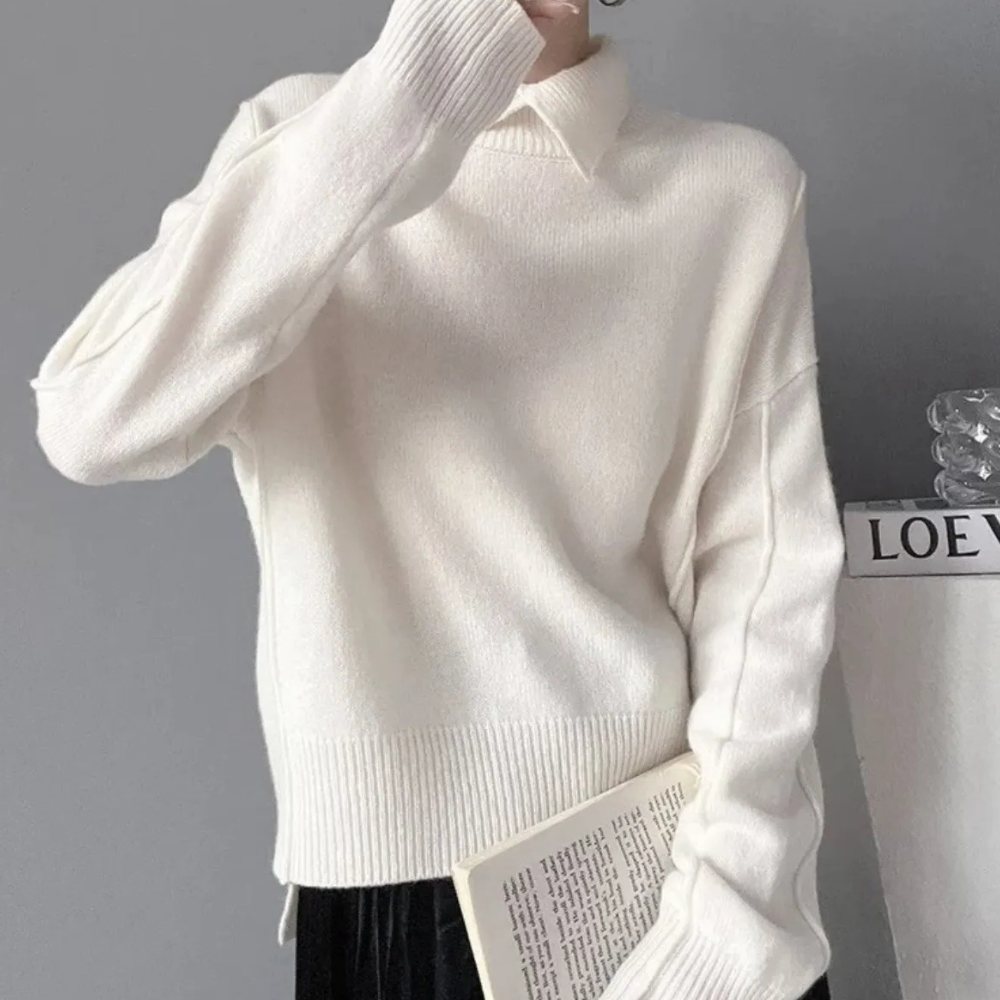 WW | High-Quality Women's Knitted Sweater – Timeless Design in Apricot, Sky Blue, and White