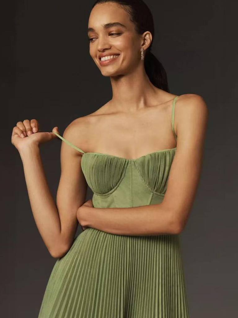 Lorelei™ | Dress with Emerald Elegance