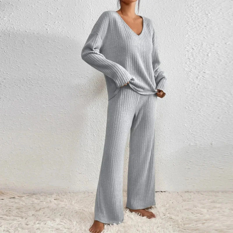 WW | Cozy Knitted V-Neck Set For Stylish Comfort