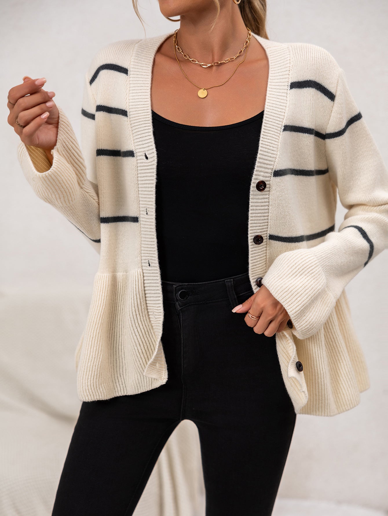 WW | Damen Gestreifter Strick-Cardigan mit V-Ausschnitt und Knopfverschluss
