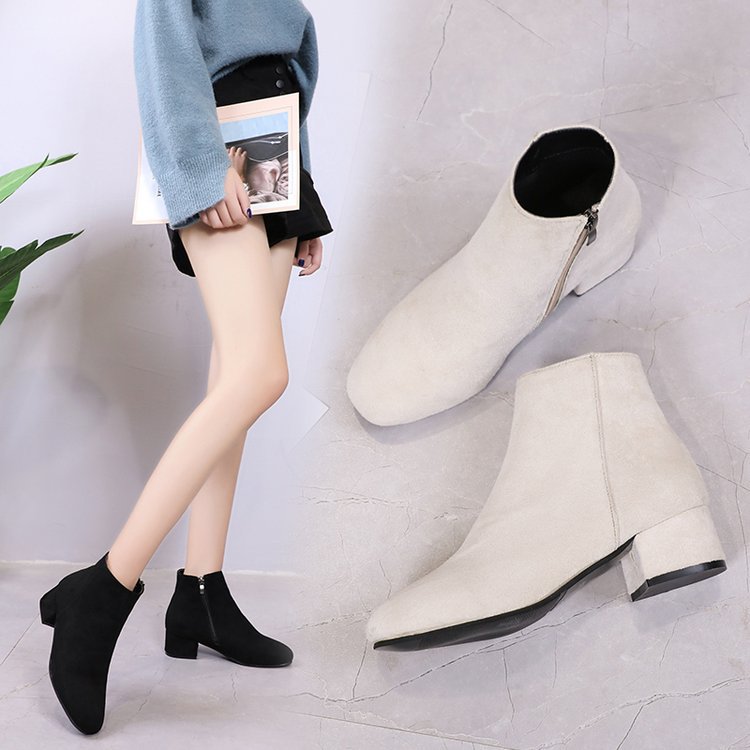 Damen Ankle-Boots mit modernem, minimalistischem Design und komfortablem Blockabsatz W&W