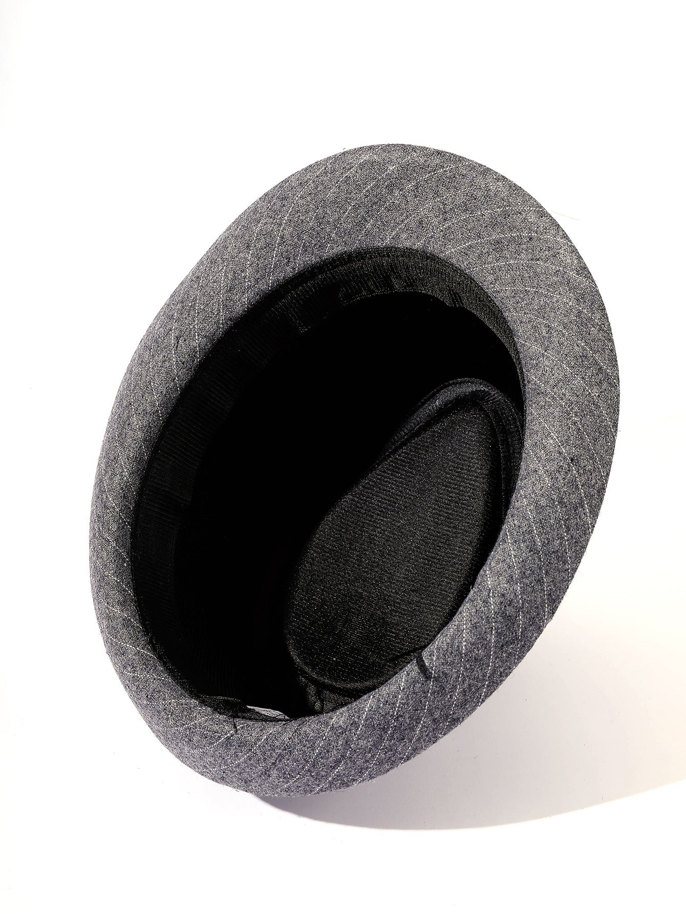 Damen eleganter Fedora-Hut mit gestreiftem Design und modischem Samtband WW