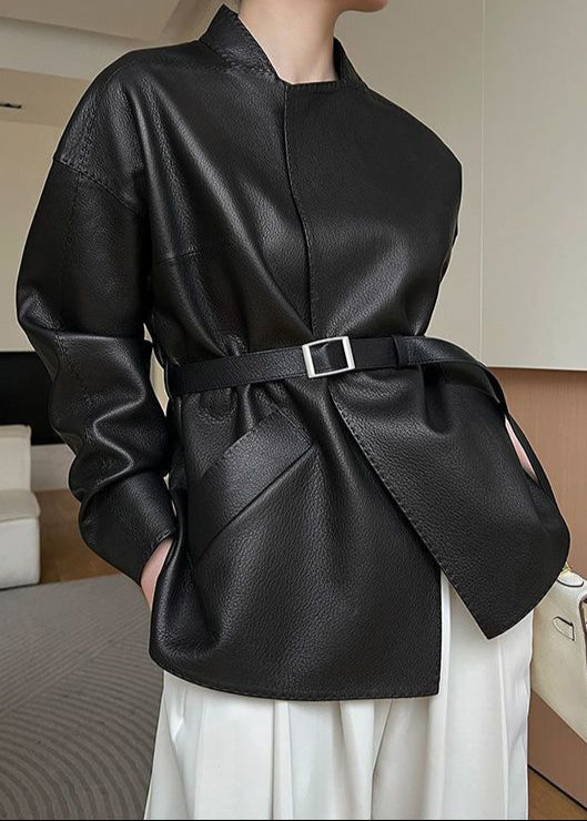 WW | Gürtelte Kunstlederjacke – Minimalistisches Wickeldesign