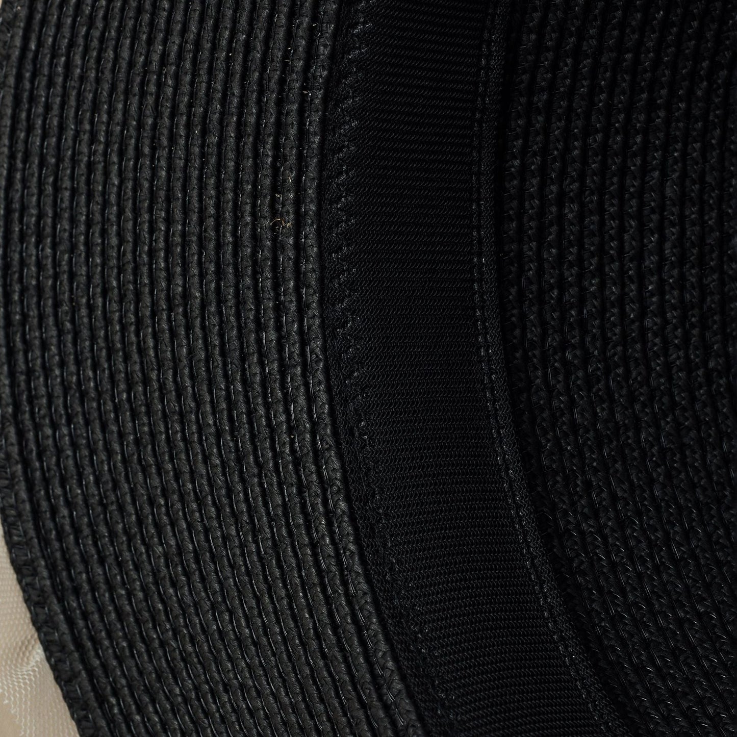 Damen eleganter Sonnenhut mit feinem Tüllbesatz und stilvoller Perlenverzierung WW