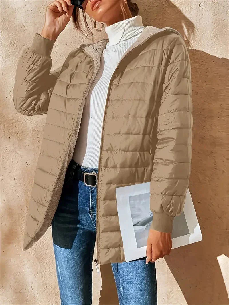 WW | Damen Pufferjacke – Gepolstertes Warmdesign – Plüschfutter – Kapuze Mittellanger Schnitt