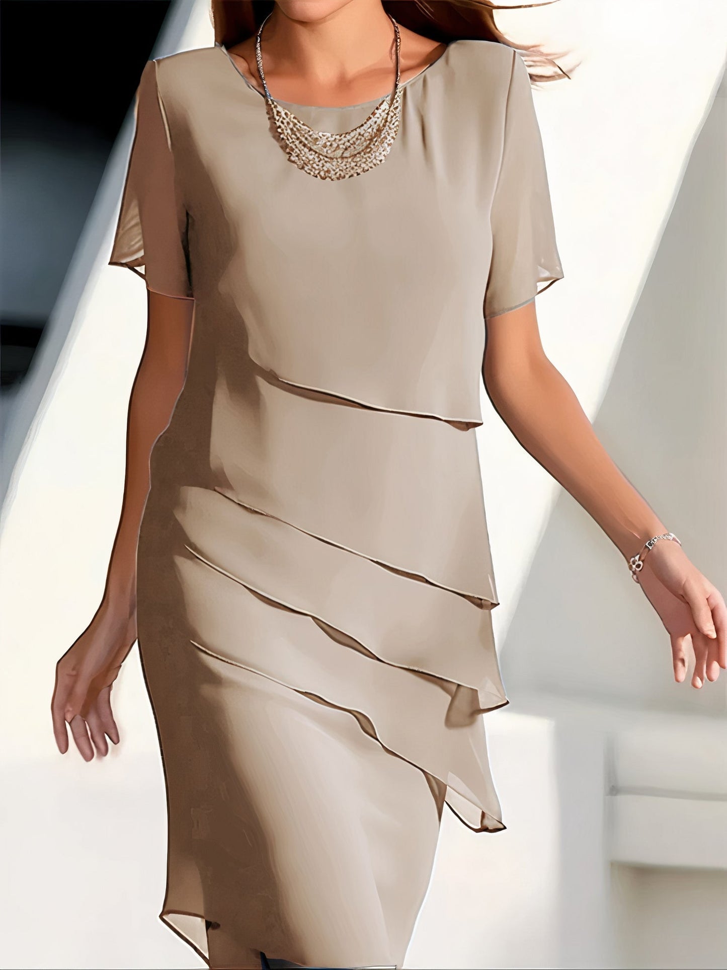 WW | Elegantes Faltendes Chiffonkleid