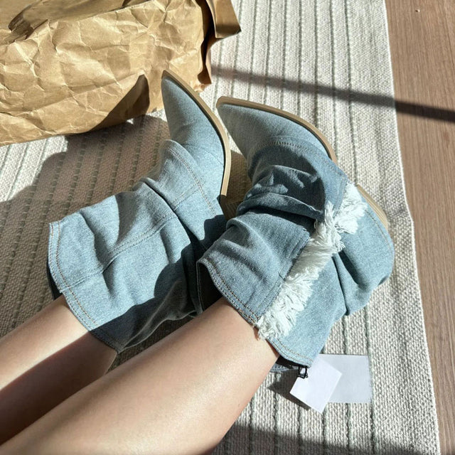 WW | Stylish denim boots