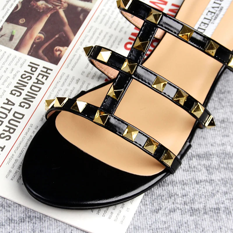 WW | Sommer Frauen Sandalen Damen Freizeit Slipper Flache Schuhe Einfache Stil Mode Nieten Design Gehen und Shoppen Große Größen