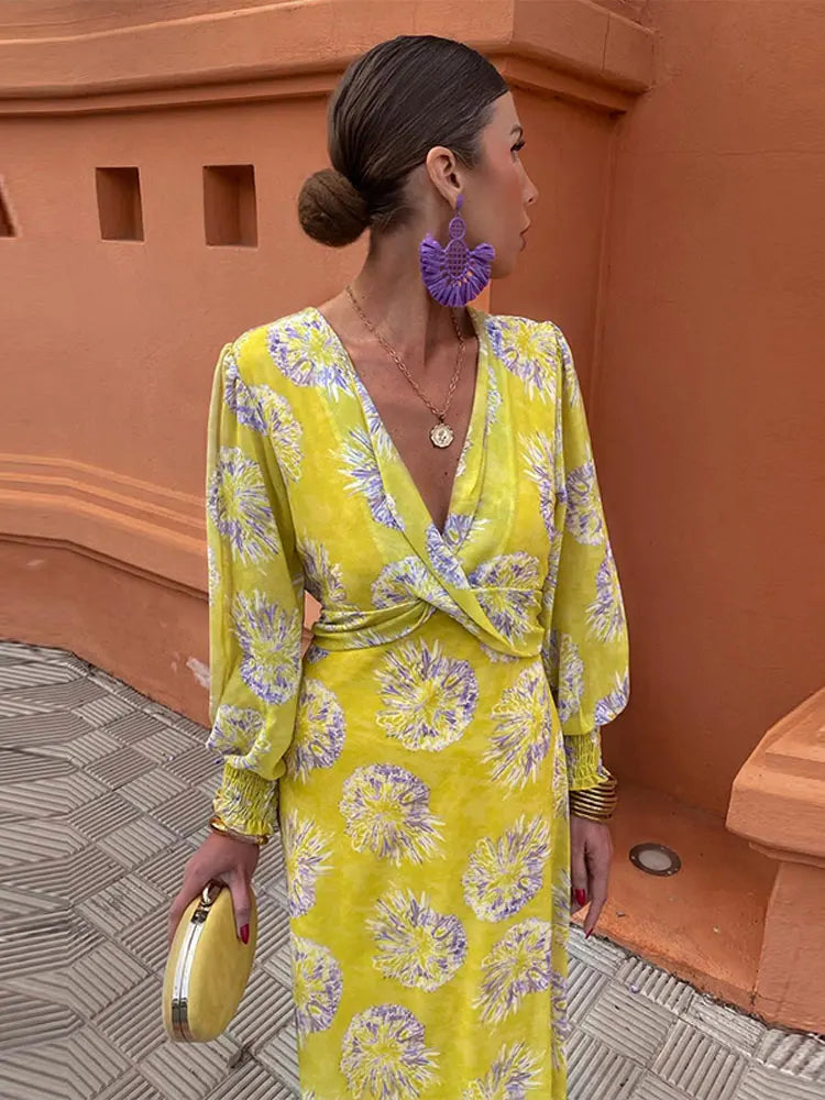 WW | with floral pattern and V-neck