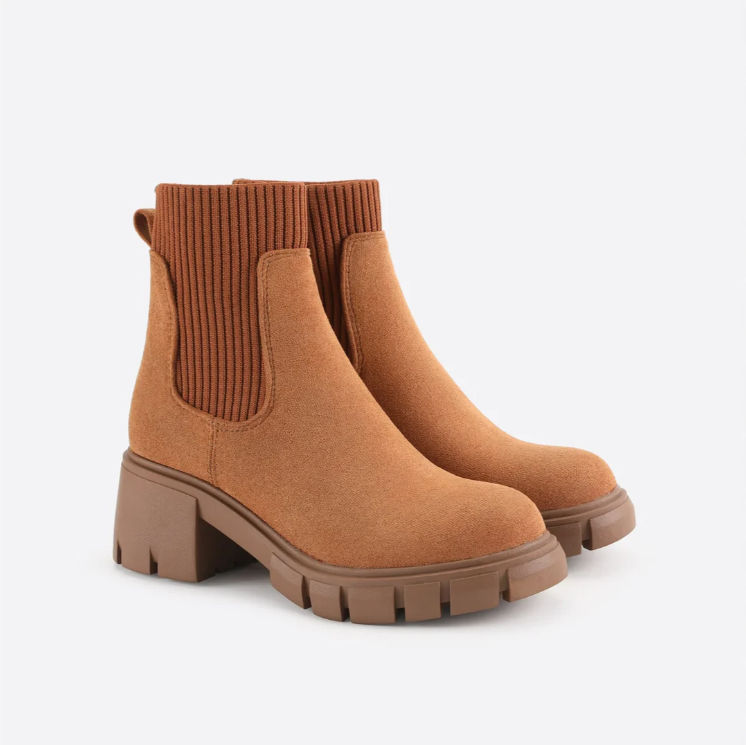 WW | Block Martin boots in British style