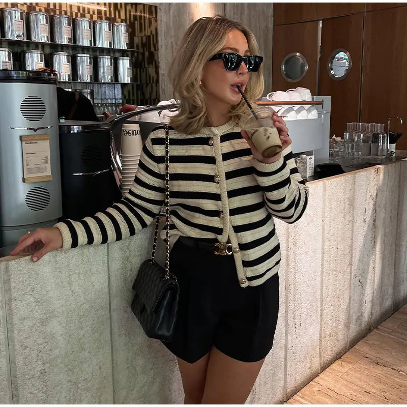 WW | Stylish long-sleeved striped cardigan