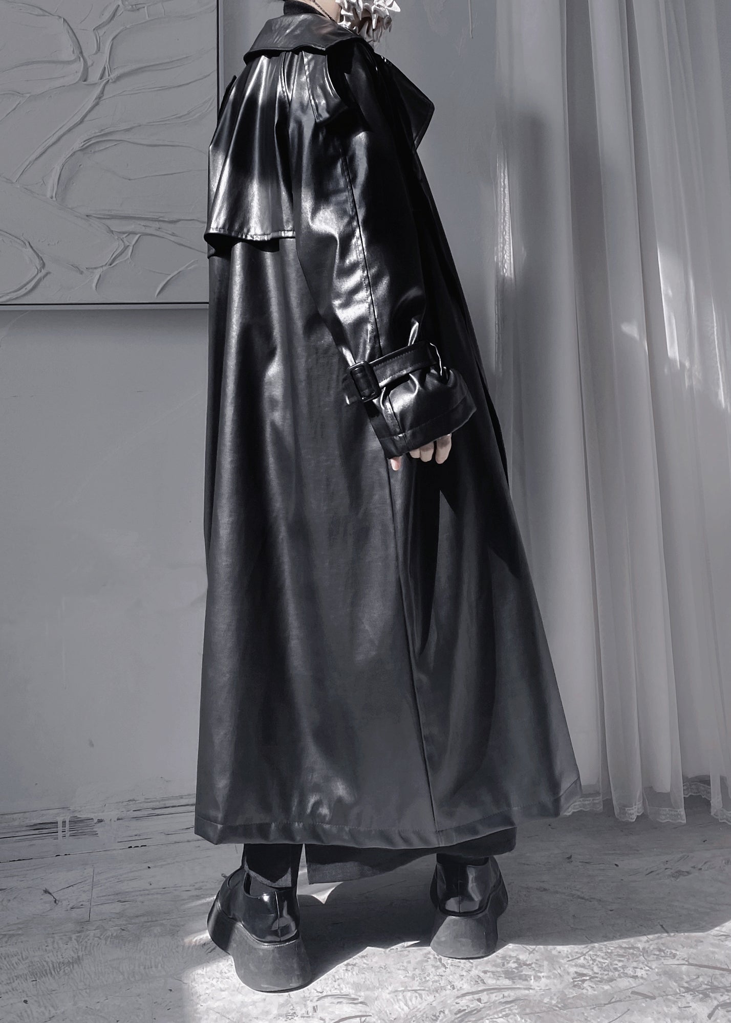 WW | Schwarze Peter-Pan-Kragen Patchwork-Bänder Faux-Leder Lange Trenchcoats Lange Ärmel