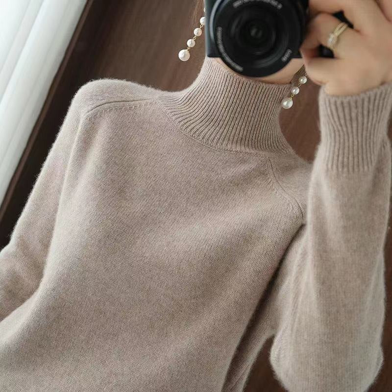WW | turtleneck - Keeps you warm all day long