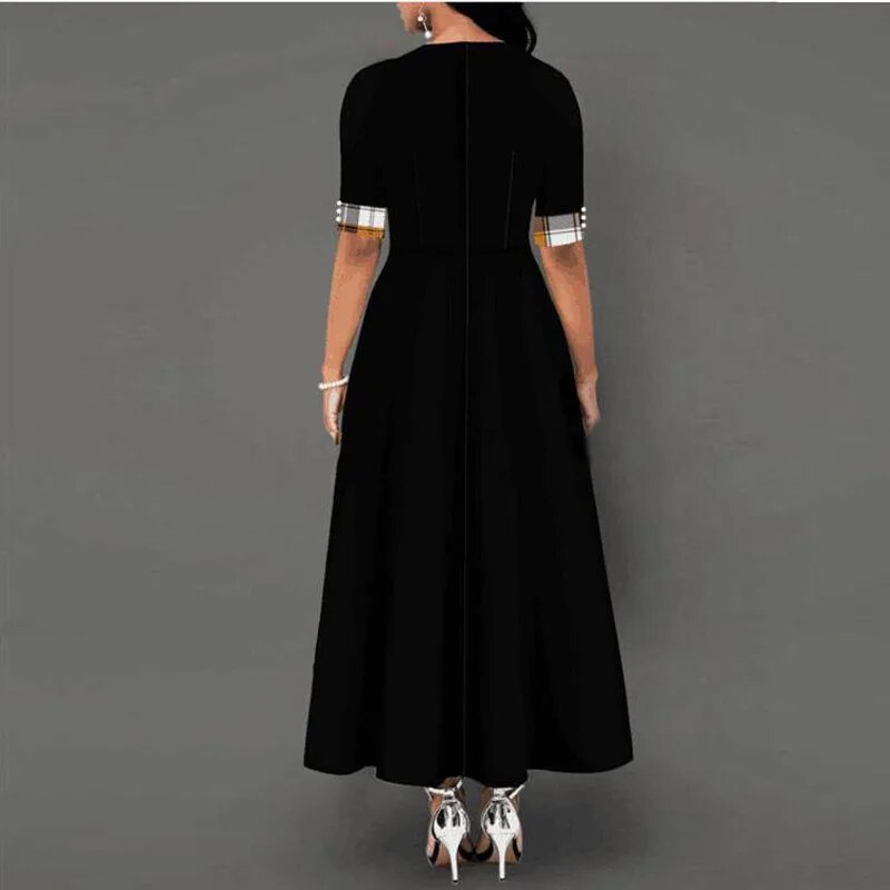 WW - Kariertes Kleid mit halben Ärmeln