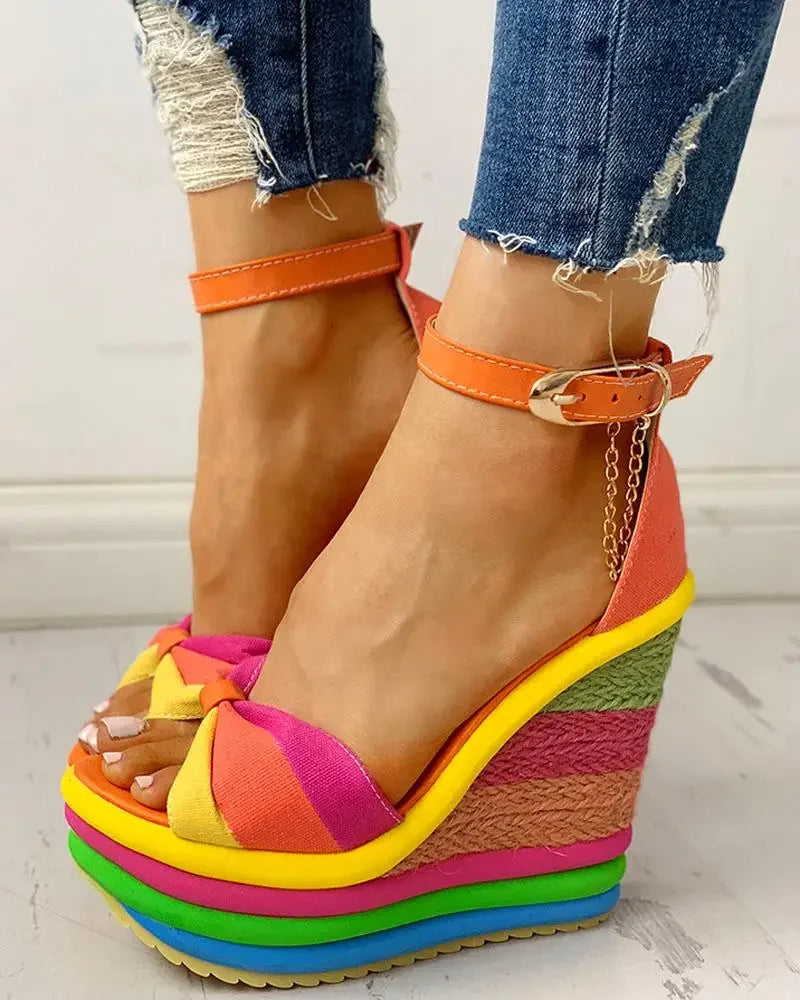 Zenais™ | Lebendige Keilsandalen