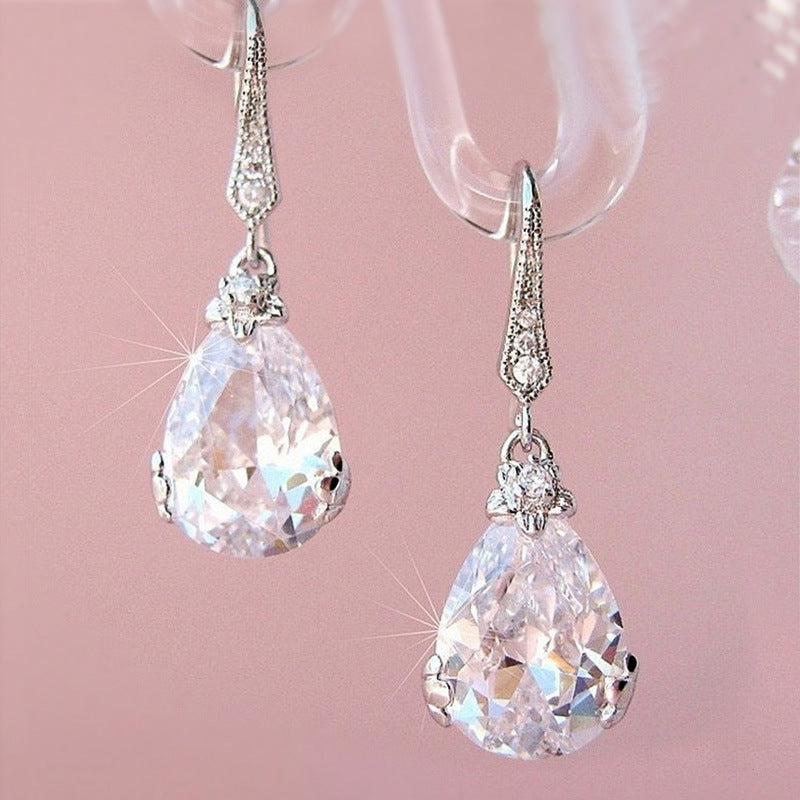 WW | Wedding Drop Earrings in Pear Shape For Wedding