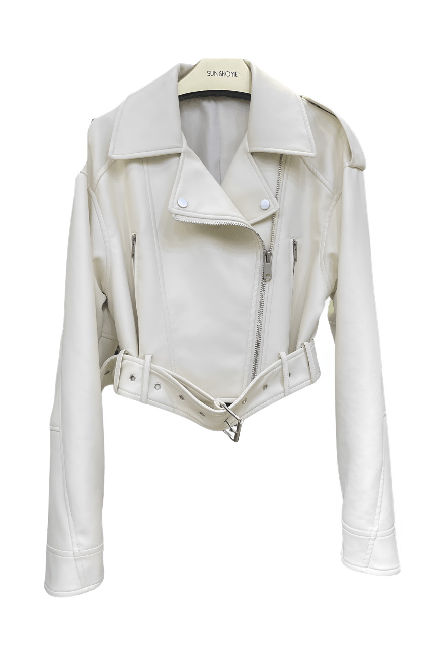 WW | Short jacket made of faux leather in a modern and trendy oversized cut