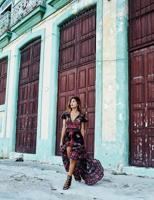 WW | Kurzarm Plunging Ethnischer Druck Gypsy Kleid