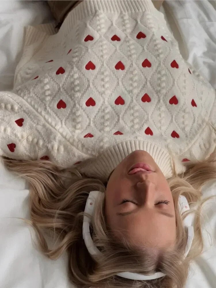 Herzstück Pullover – Weicher Damen-Sweater mit Herz-Detail und Wohlfühlfaktor