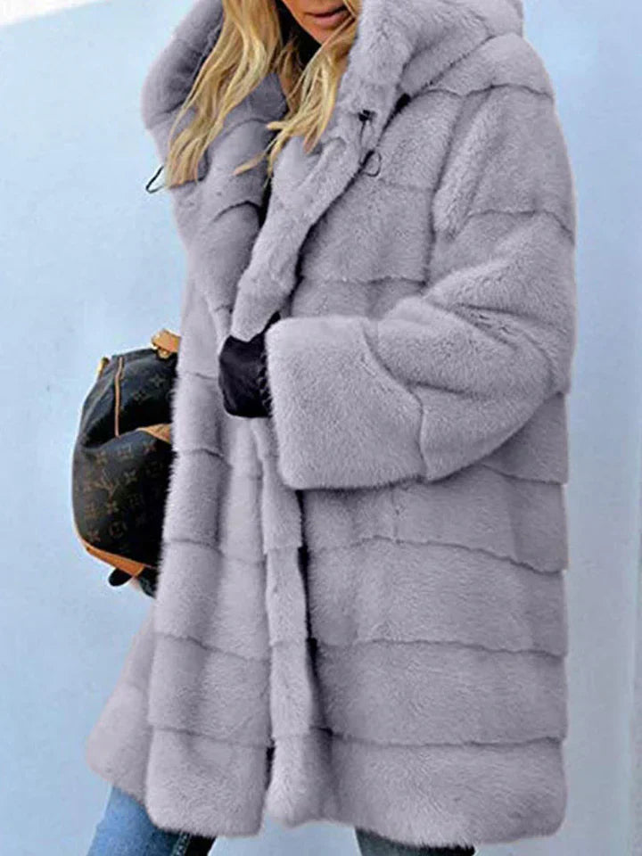 WW | Jacke mit Kapuze aus Kunstfell. Parka mit offener Vorderseite