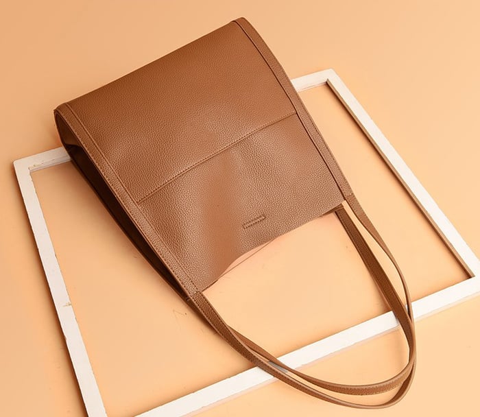 WW | Shoulder Bag Elegant And Structured Design Spacious And Versatile Crossbody Bag