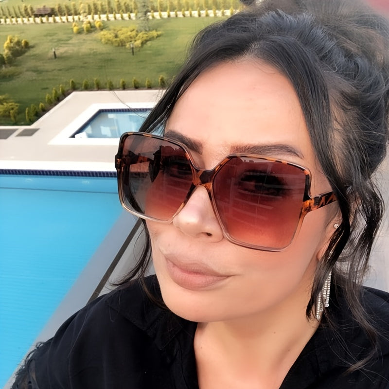 WW | Large Gradient Sunglasses for Women